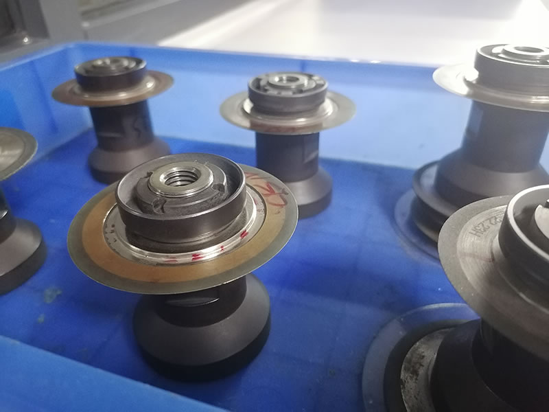 Optical grinding wheel